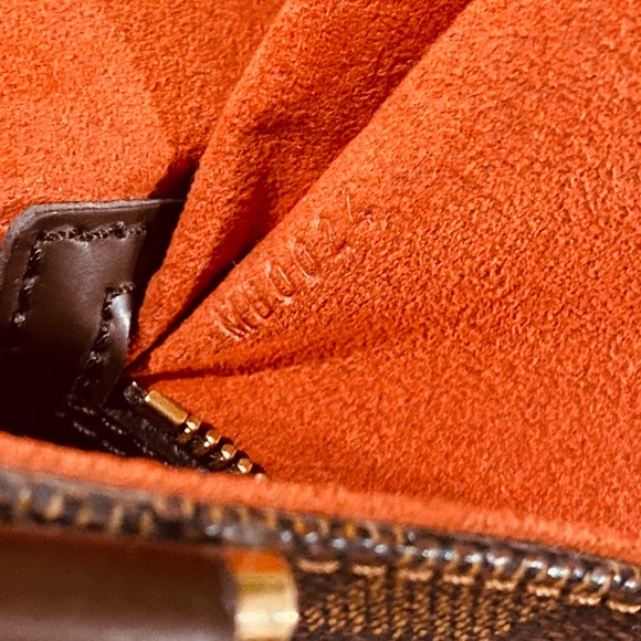 👜👜👜Authentic Louis Vuitton Uzes Tote Bag Damier Ebene - Picture 15 of 15